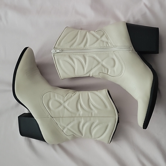 wild fable Shoes - Cream Wild Fable Cowgirl Boots